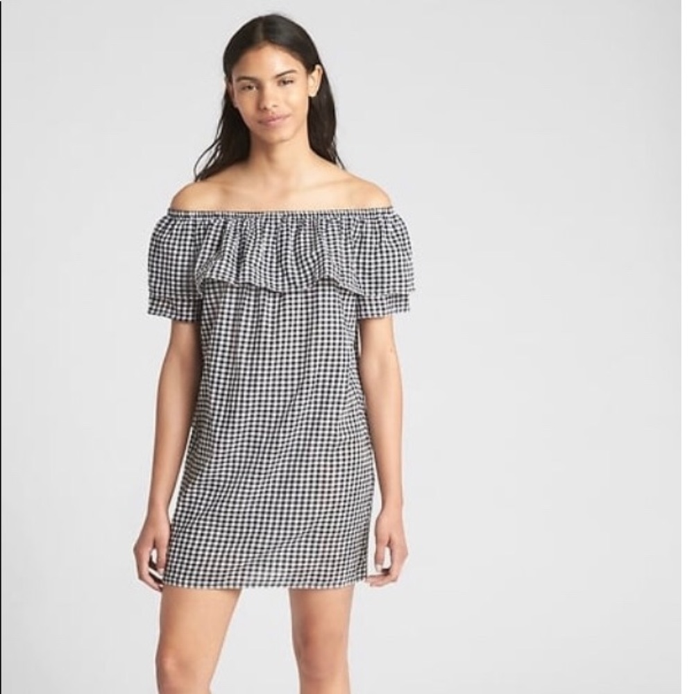 Print off shoulder ruffle cover up